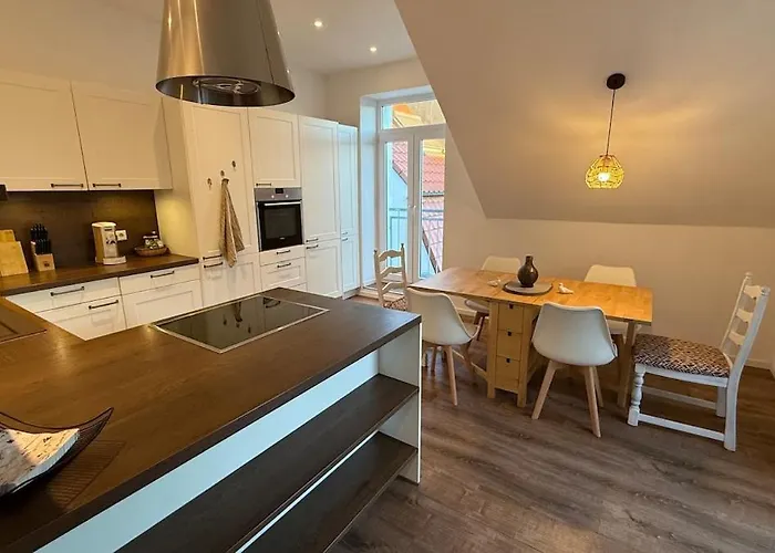 Penthouse With Roof Terrace - Central, Quiet Location Apartamento