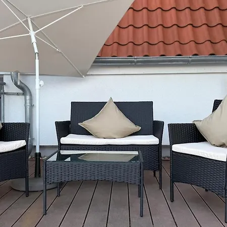 Penthouse With Roof Terrace - Central, Quiet Location Apartmán